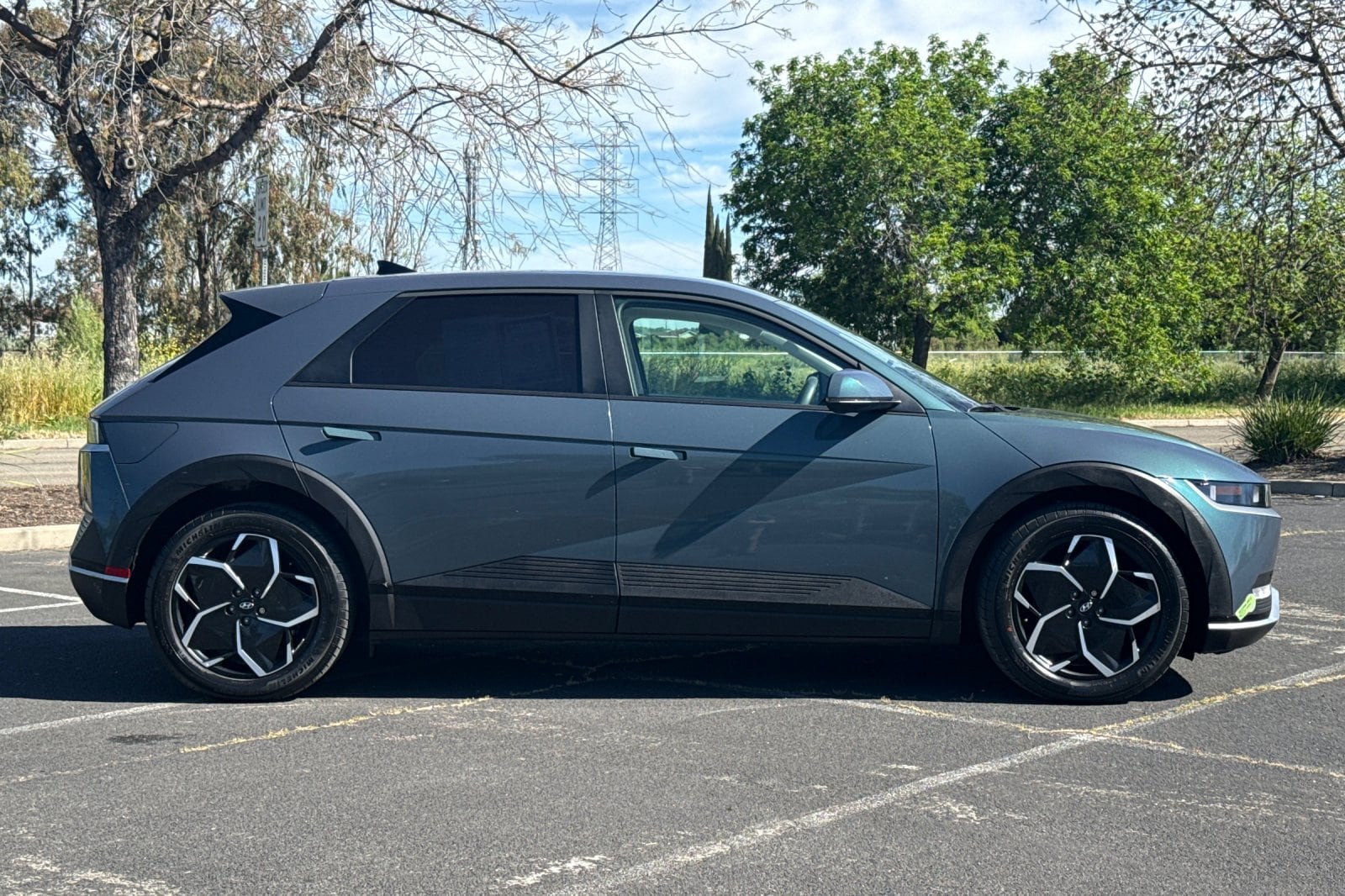 2023 Hyundai IONIQ 5 SEL photo 2