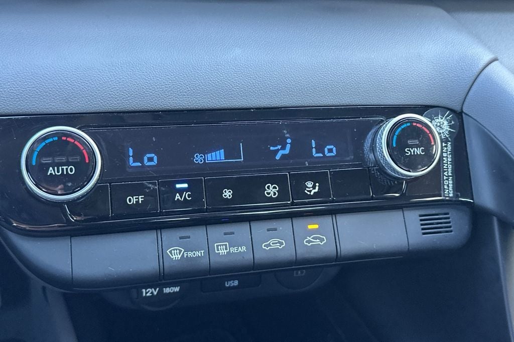 2025 Hyundai Elantra 17