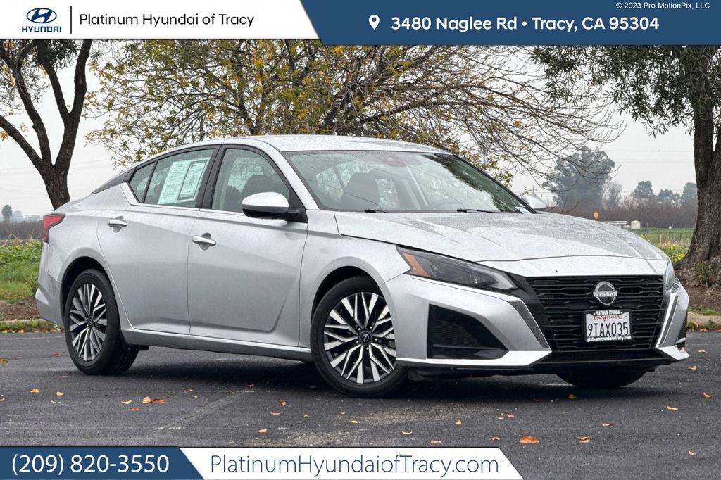 2023 Nissan Altima SV