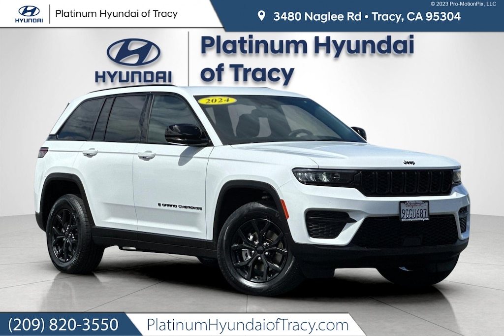 Used 2024 Jeep Grand Cherokee Laredo SUV
