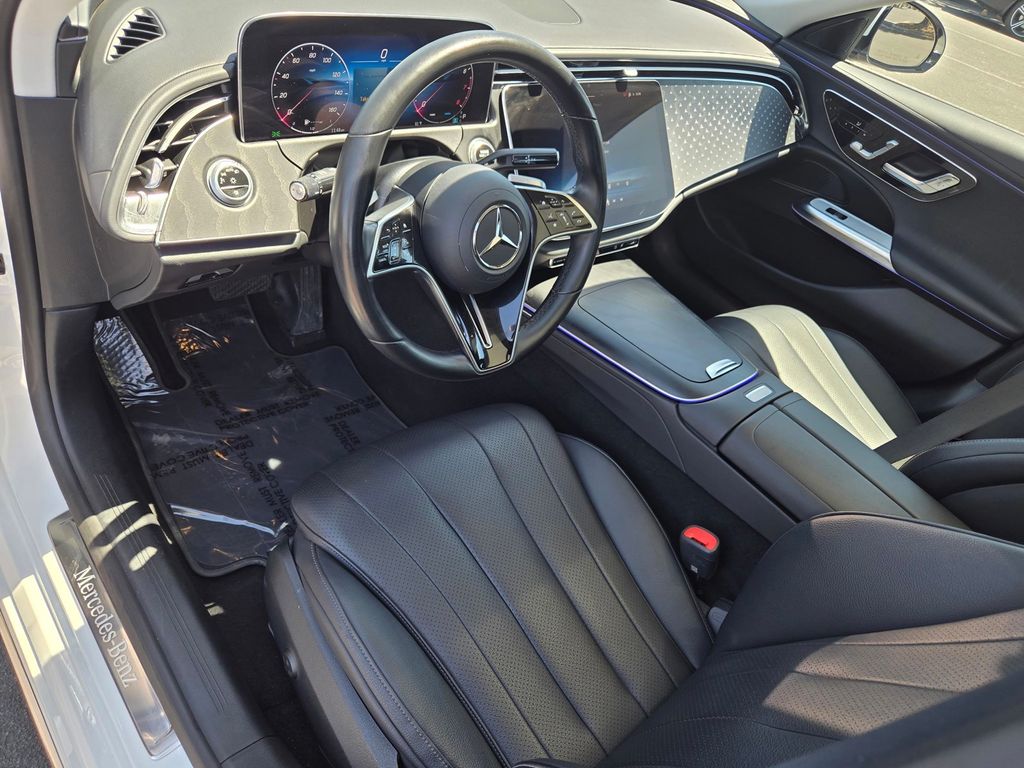 2025 Mercedes-Benz E-Class 21