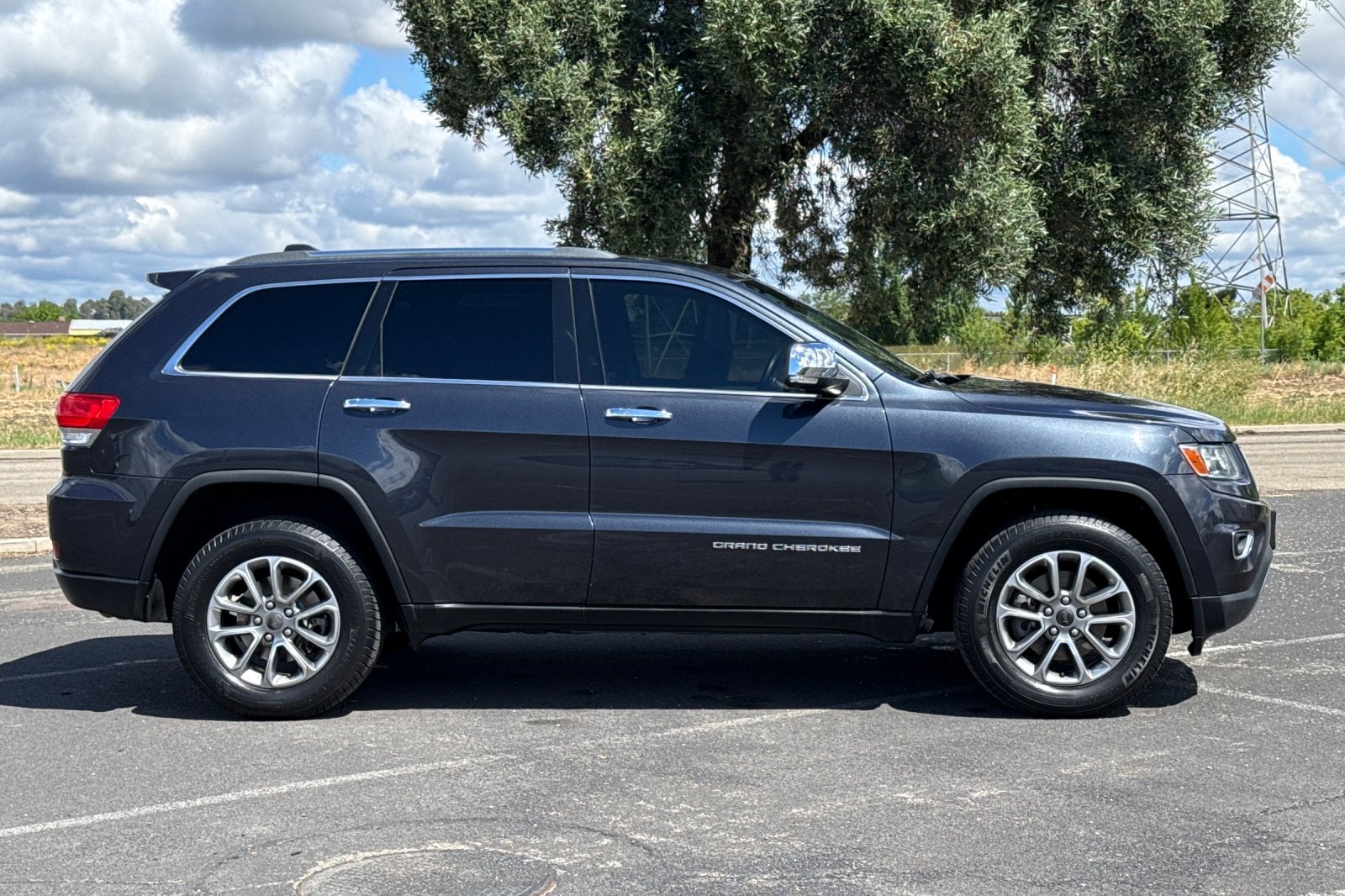 2014 Jeep Grand Cherokee Limited 4x4 photo 2
