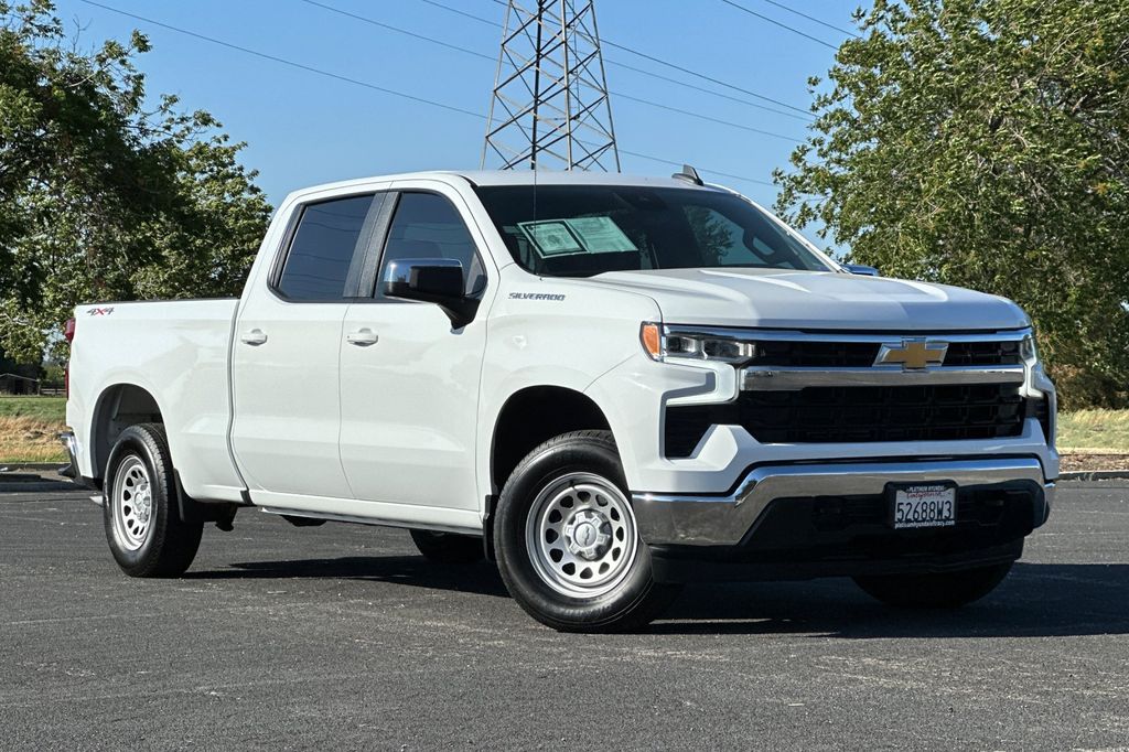2024 Chevrolet Silverado 1500 LT photo 2