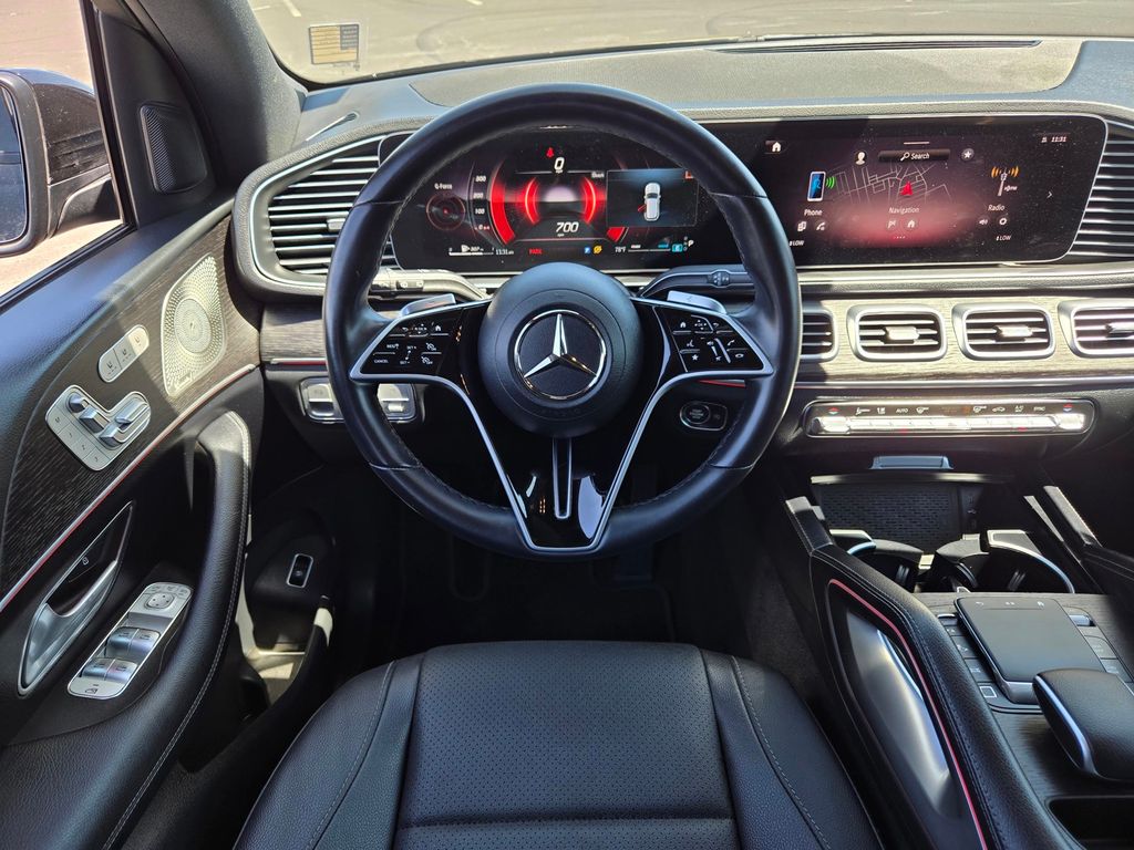 2025 Mercedes-Benz GLE 12