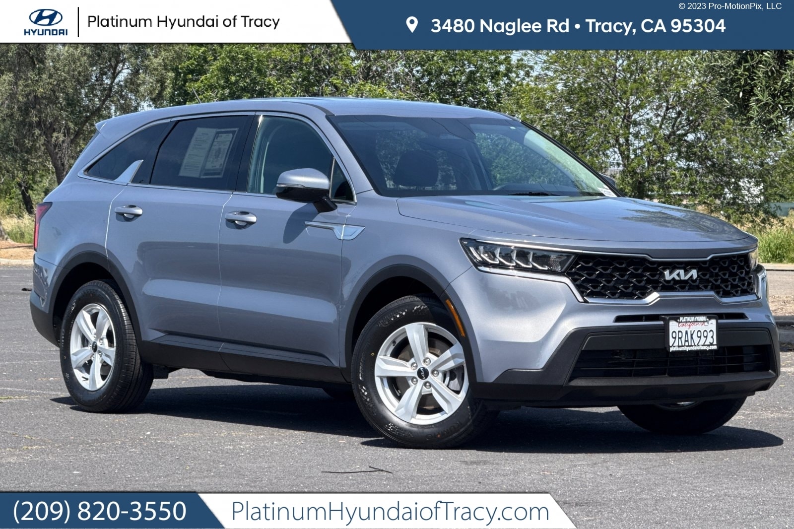 2023 Kia Sorento LX AT's photo