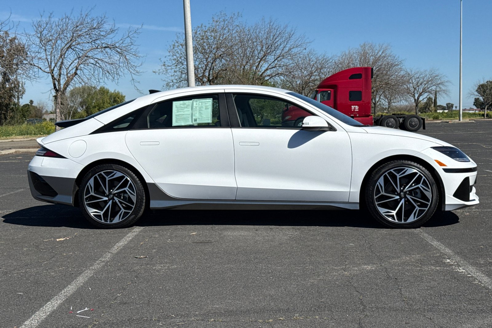 2023 Hyundai IONIQ 6 SEL photo 2