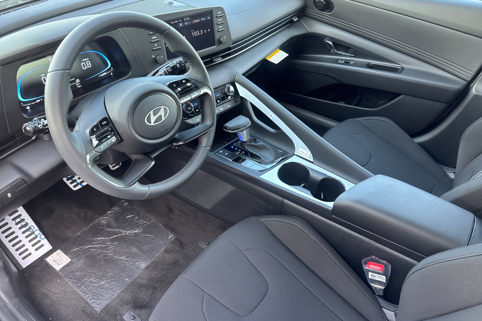 2026 Hyundai Elantra SEL - Photo 10