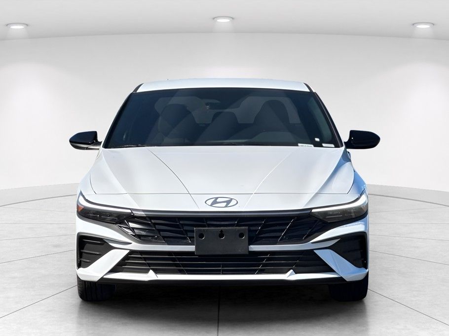 2025 Hyundai Elantra 6