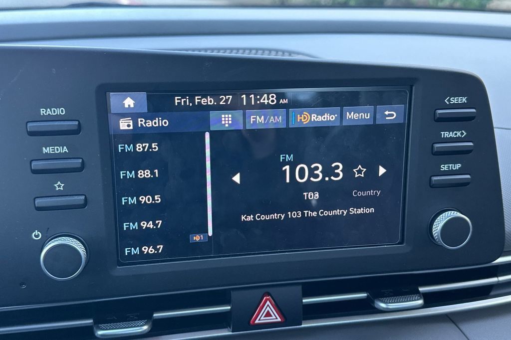 2025 Hyundai Elantra 15