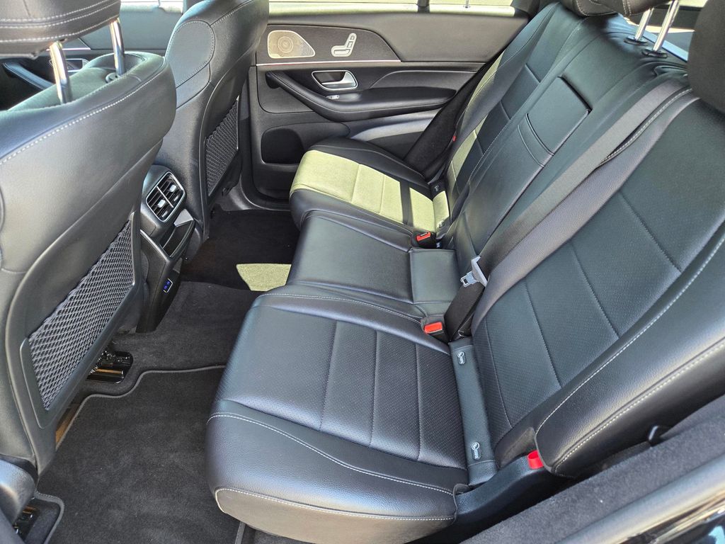 2025 Mercedes-Benz GLE 10