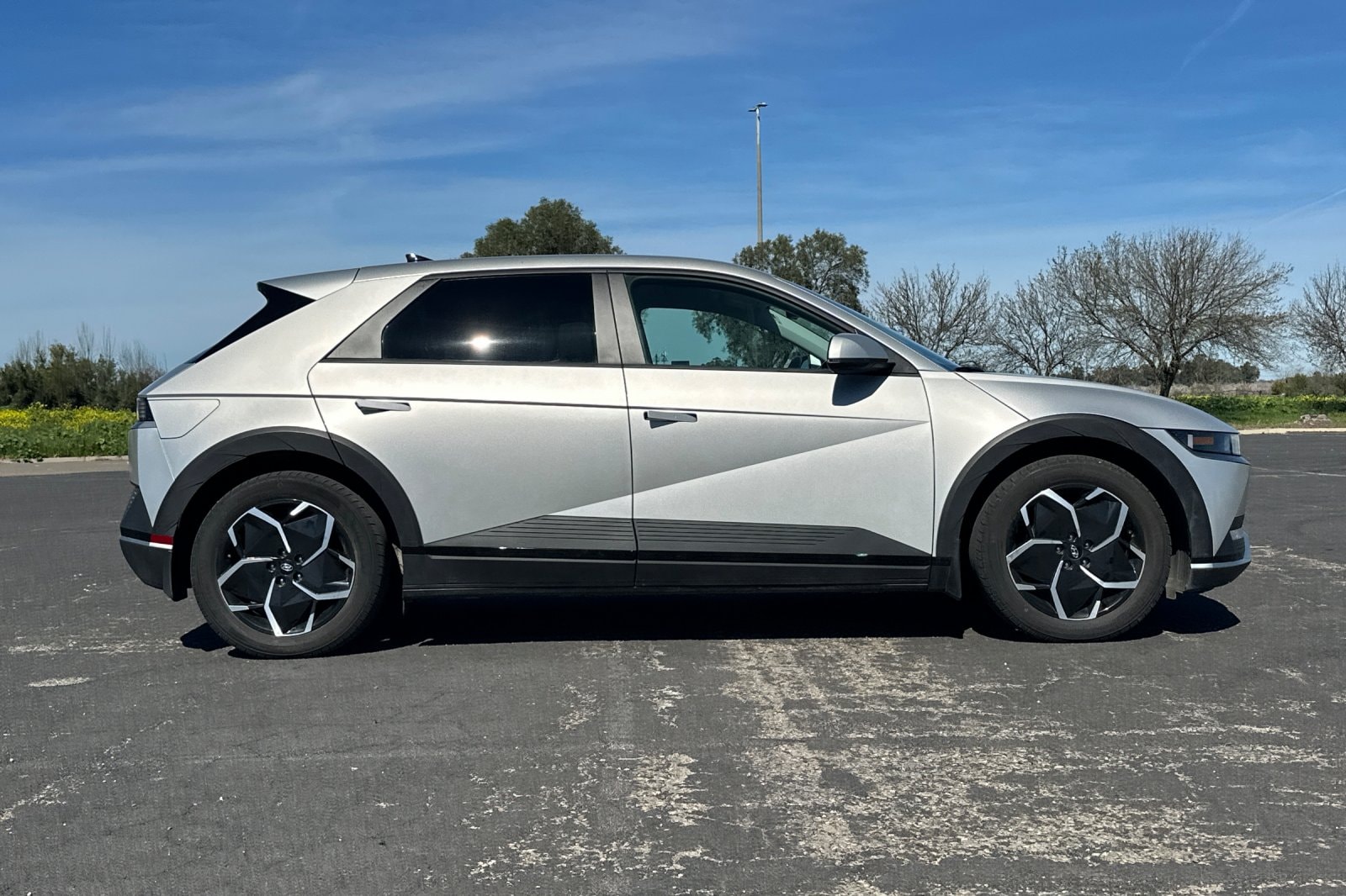 2023 Hyundai IONIQ 5 SEL photo 2