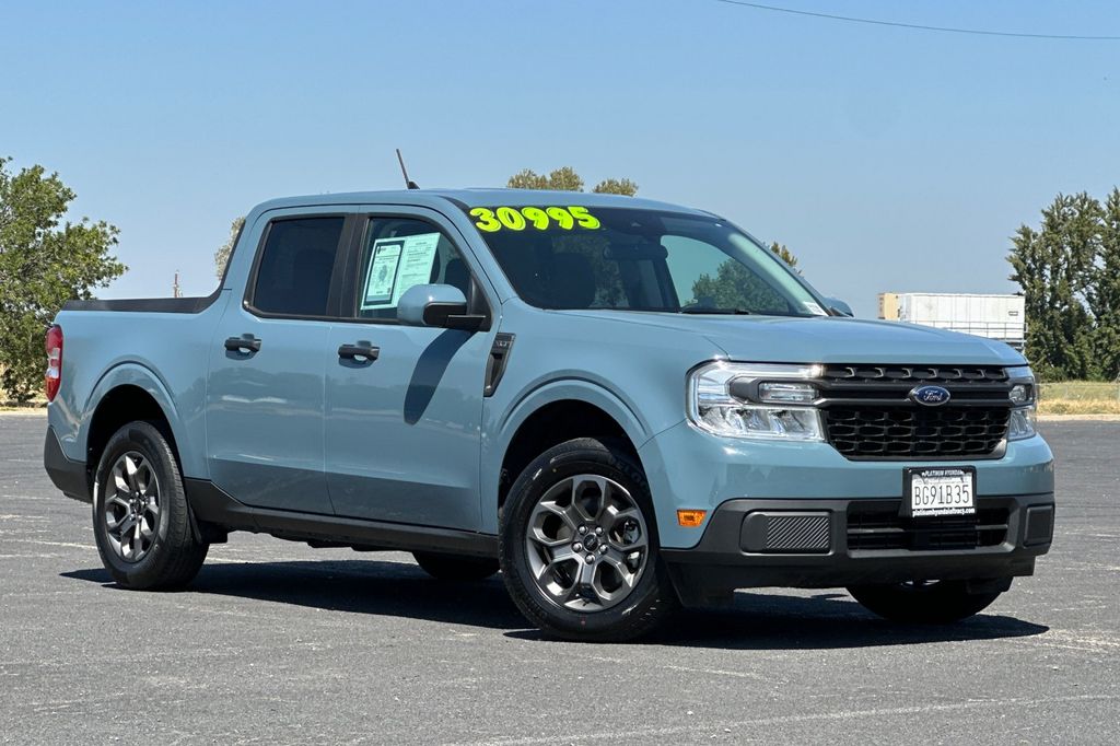 2022 Ford Maverick XLT photo 2