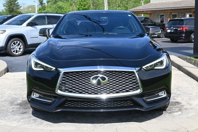 2018 Infiniti Q60 3.0t Luxe photo 2