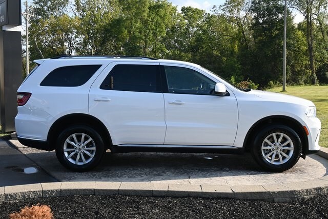 2022 Dodge Durango SXT photo 2