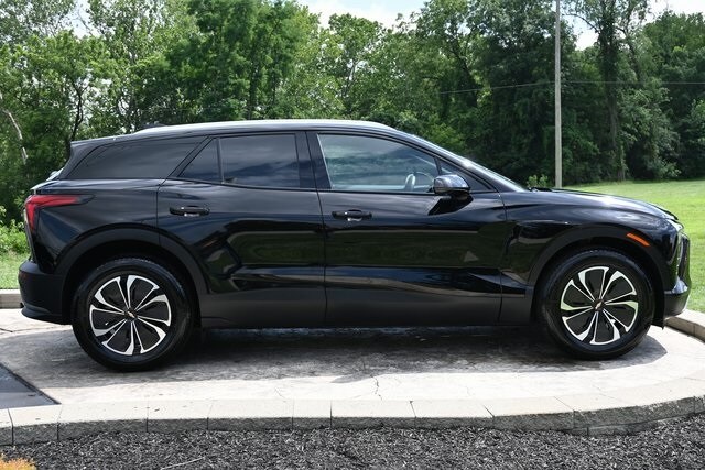 2024 Chevrolet Blazer EV photo 3