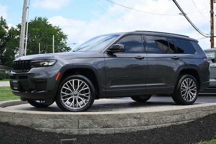2022 Jeep New Grand Cherokee Laredo SUV