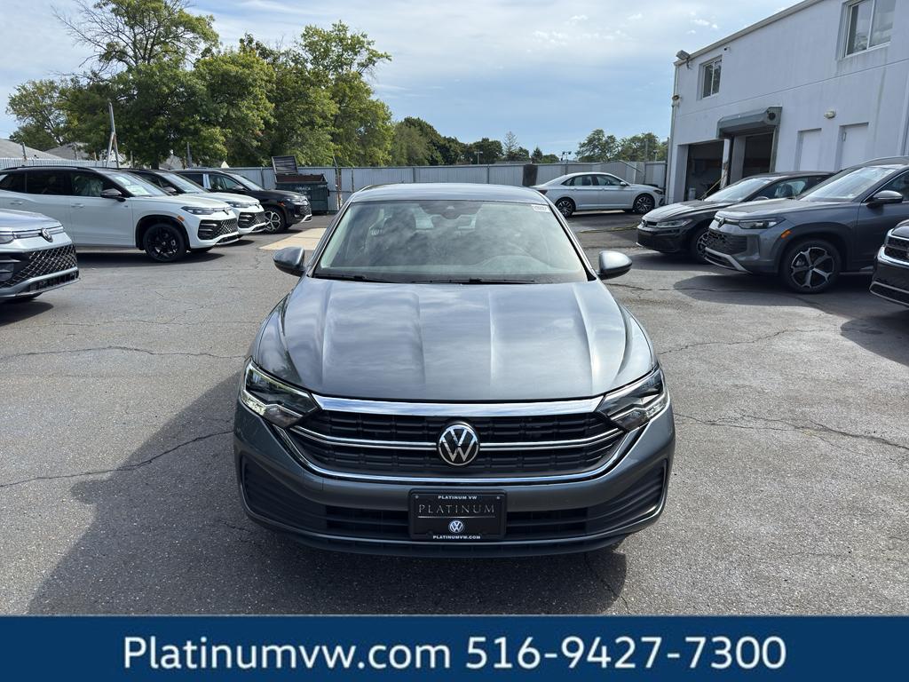 3VW5M7BUXRM102755