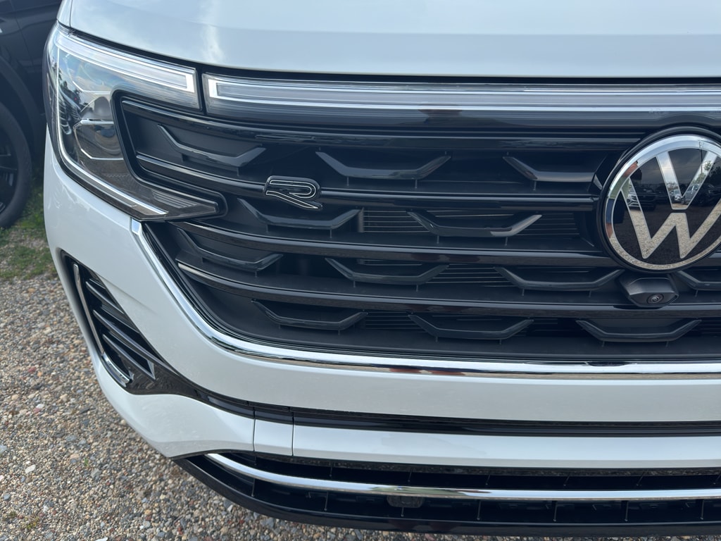New 2025 Volkswagen Atlas Cross Sport 2.0T SEL Premium R-Line Sport Utility
