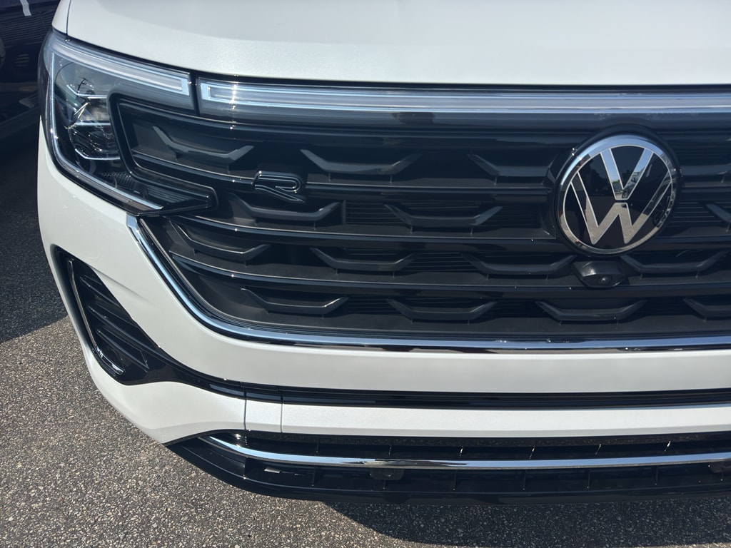New 2025 Volkswagen Atlas Cross Sport 2.0T SEL Premium R-Line Sport Utility