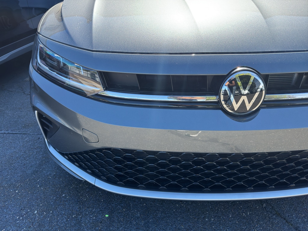 New 2025 Volkswagen Jetta SE Sedan