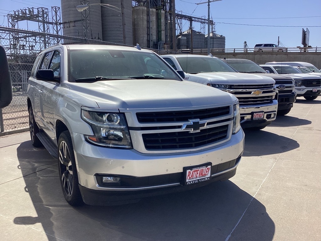 Used 2019 Chevrolet Tahoe Premier with VIN 1GNSKCKJ1KR255806 for sale in Lexington, NE