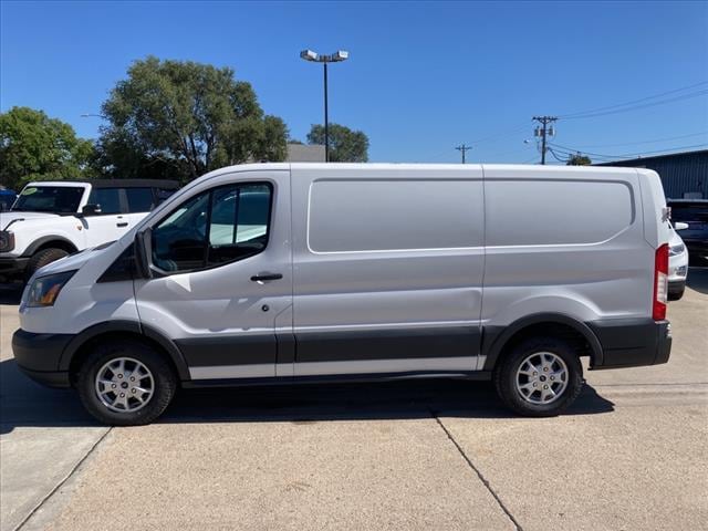 Used 2015 Ford Transit  with VIN 1FTYE1ZGXFKB11677 for sale in Lexington, NE