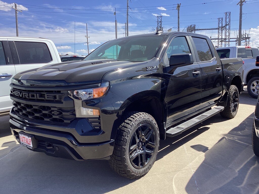 2025 Chevrolet Silverado 1500 Custom Trail Boss photo 4