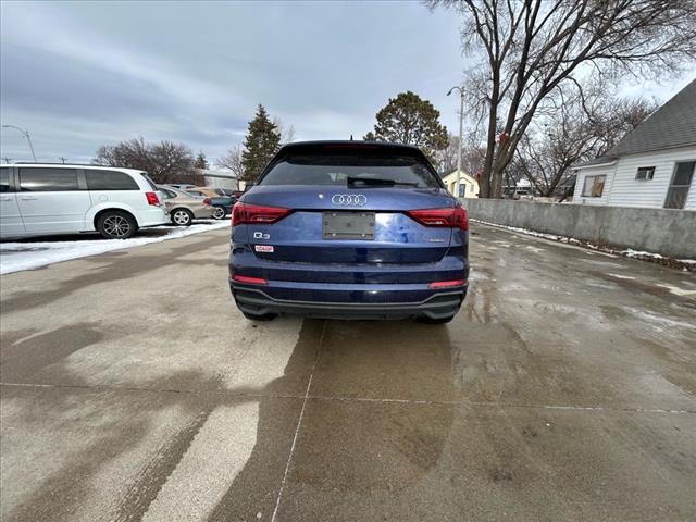 2023 Audi Q3 45 TFSI S line Premium photo 4