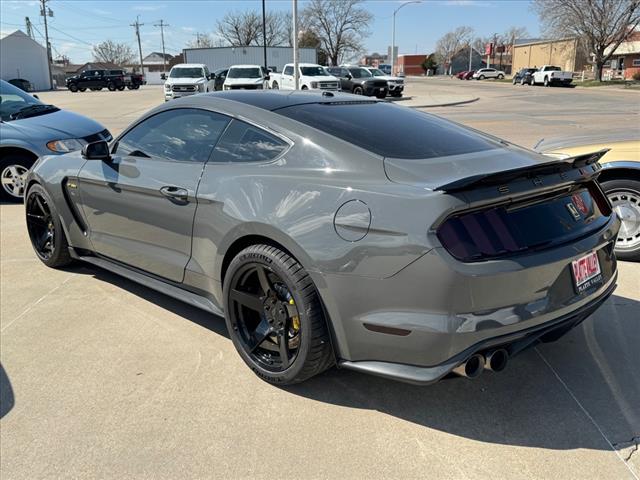 2018 Ford Mustang photo 4