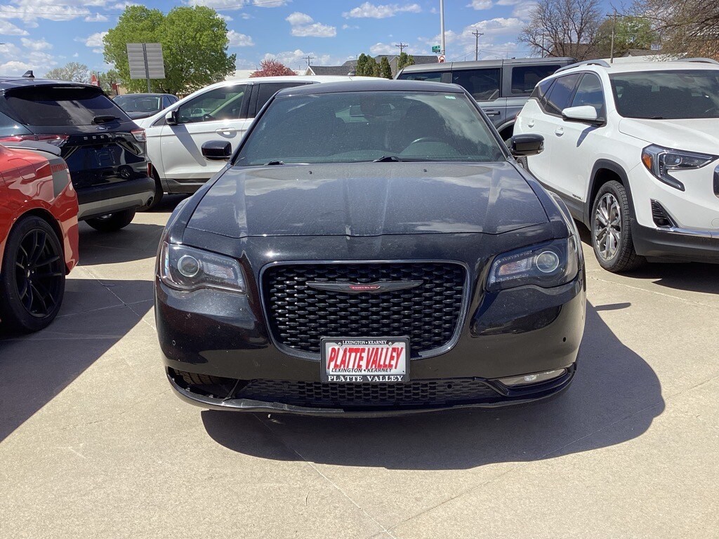 Used 2021 Chrysler 300 S with VIN 2C3CCABGXMH537517 for sale in Lexington, NE