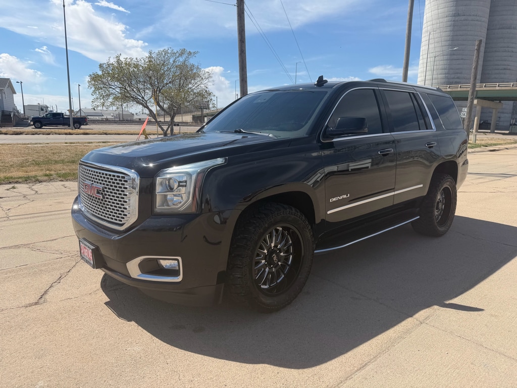 2016 GMC Yukon 4WD Denali's photo