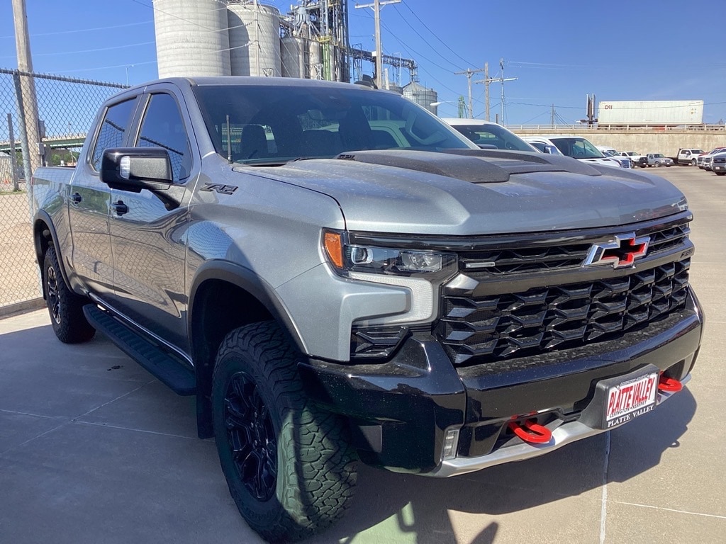 Used 2023 Chevrolet Silverado 1500 ZR2 with VIN 3GCUDHEL7PG306917 for sale in Lexington, NE