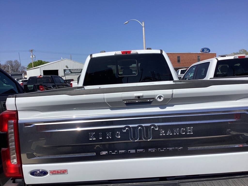 2023 Ford F-350 photo 4