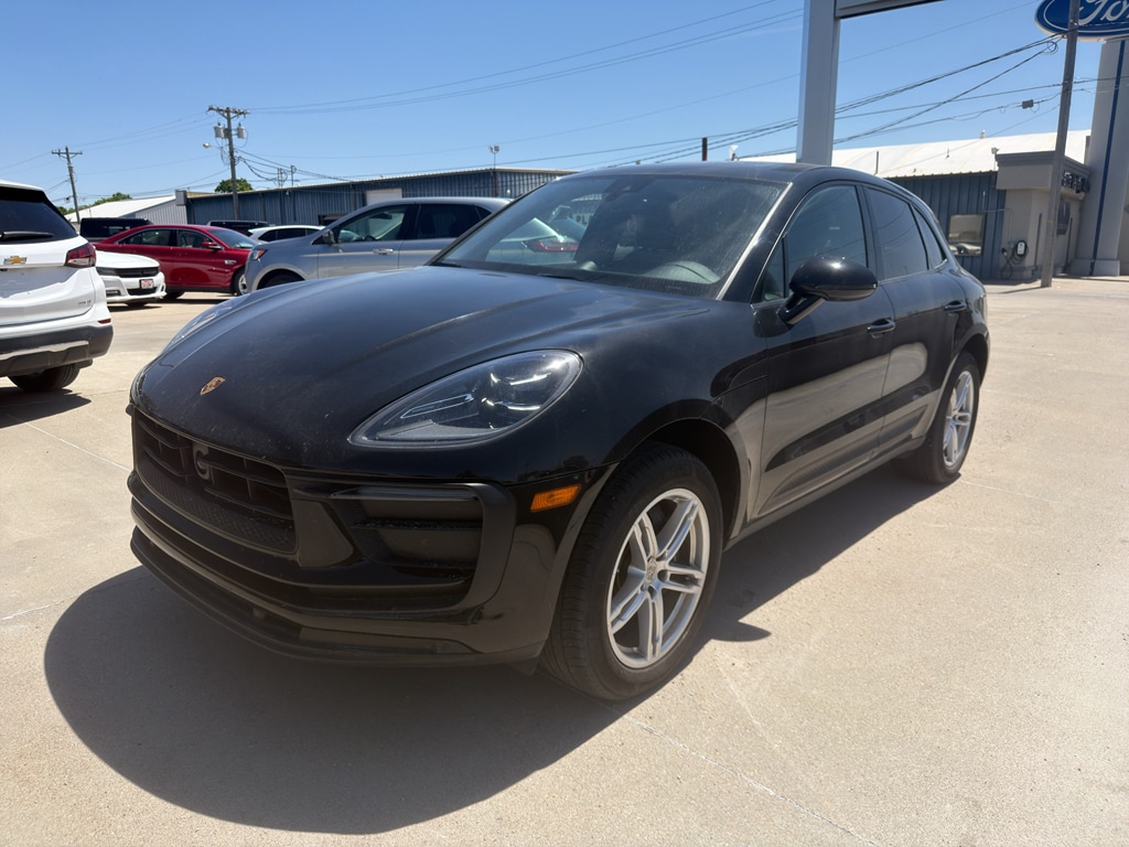 2024 Porsche Macan -'s photo