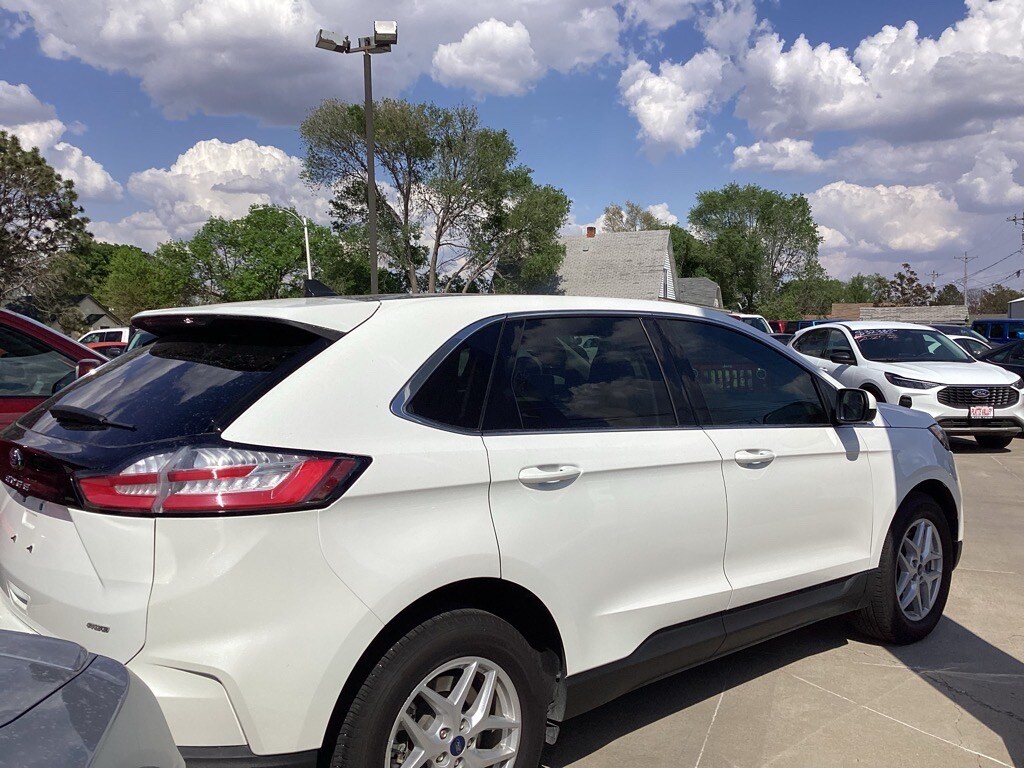 2022 Ford Edge Titanium photo 3