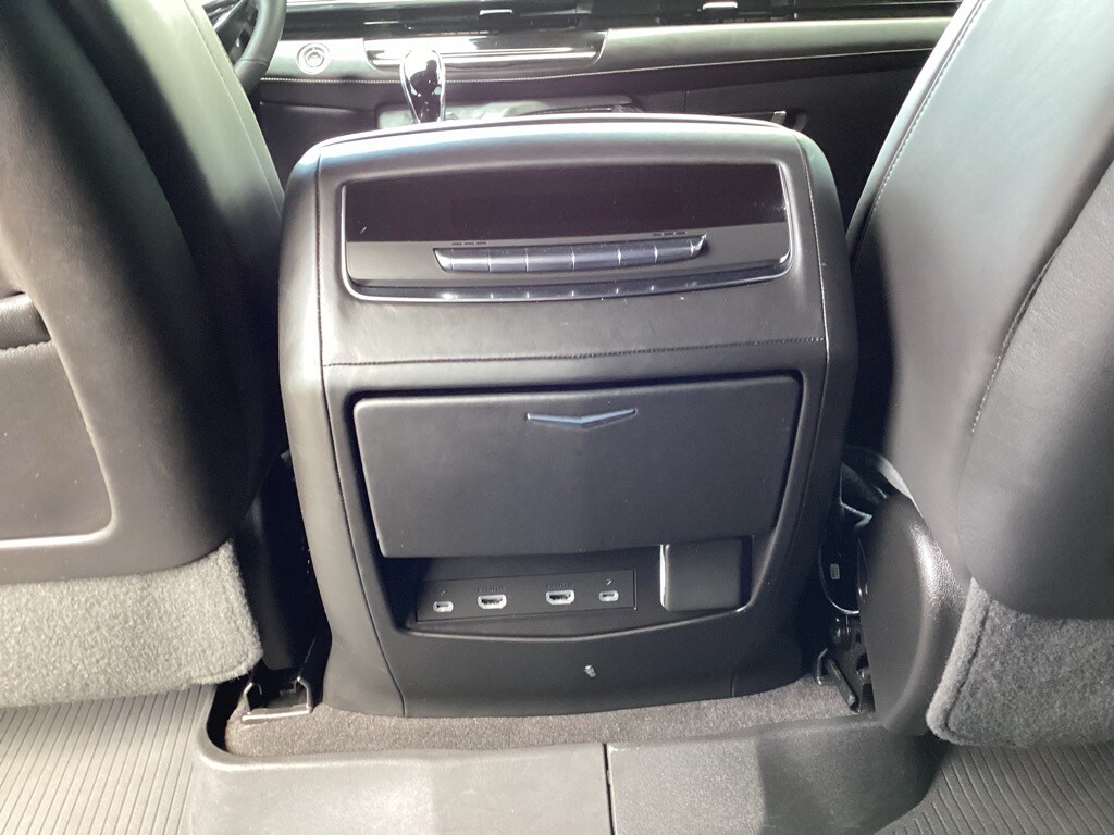2023 Cadillac Escalade V-Series photo 4