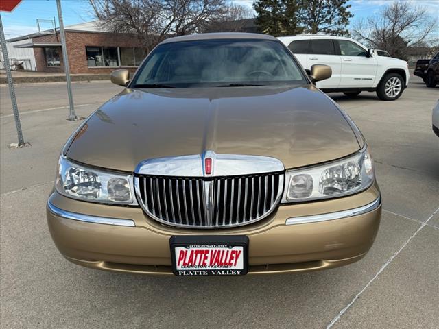 1999 Lincoln Town Car Executive photo 3