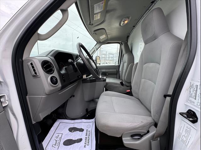 2017 Ford E-350 Base photo 3