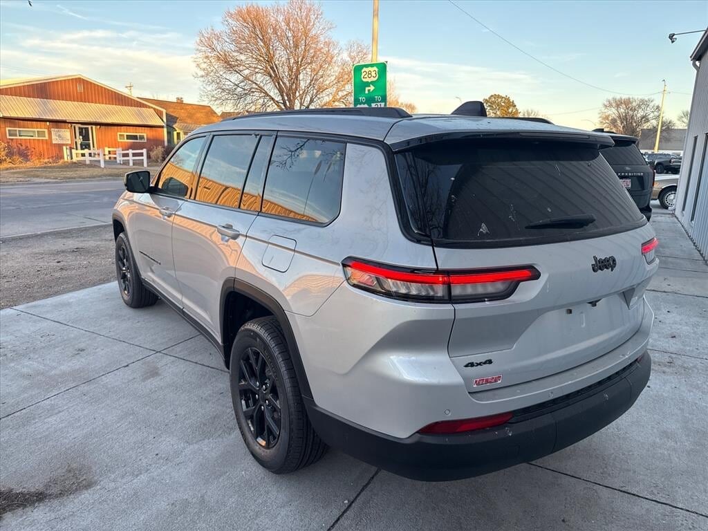 New 2025 Jeep Grand Cherokee L ALTITUDE X 4X4 Sport Utility