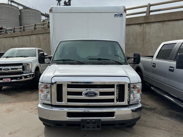 2017 Ford E-350 Base photo 2