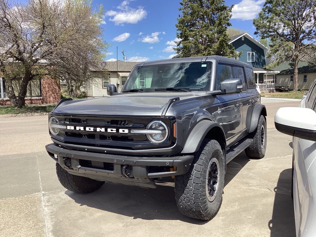 2022 Ford Bronco photo 2