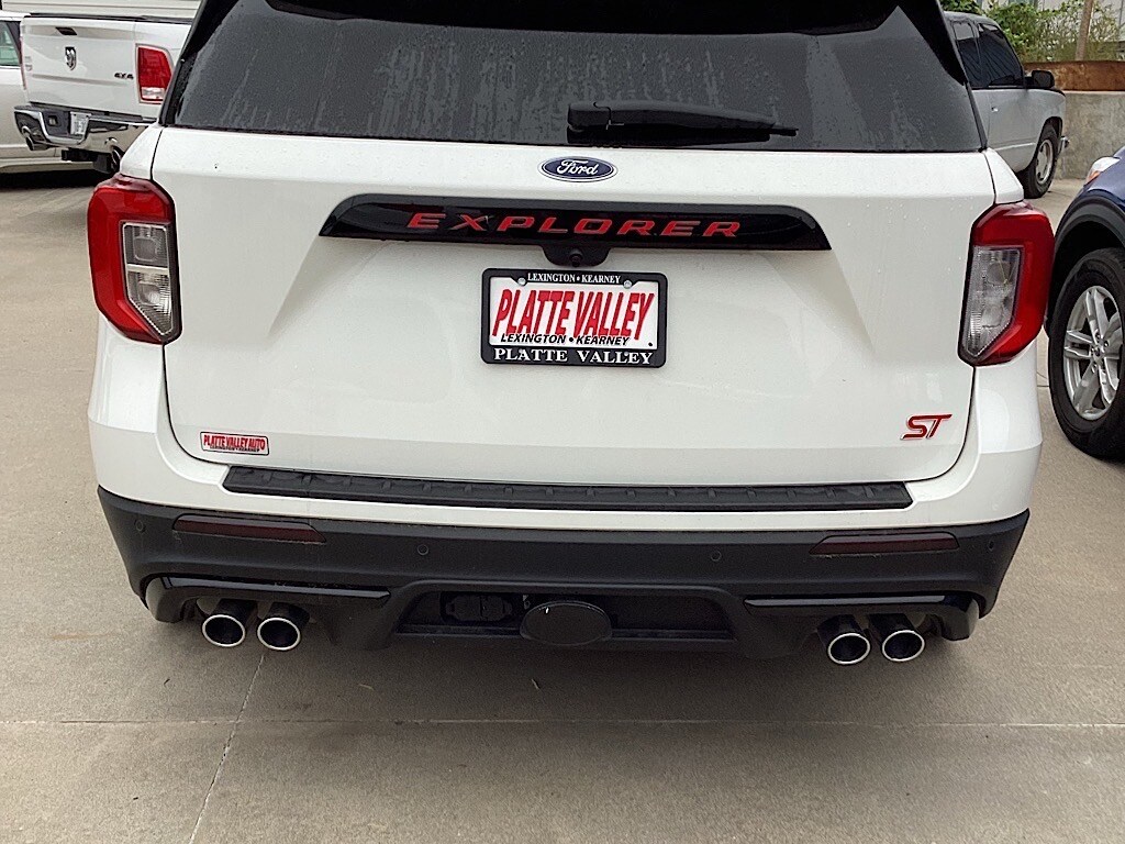 2022 Ford Explorer ST photo 3