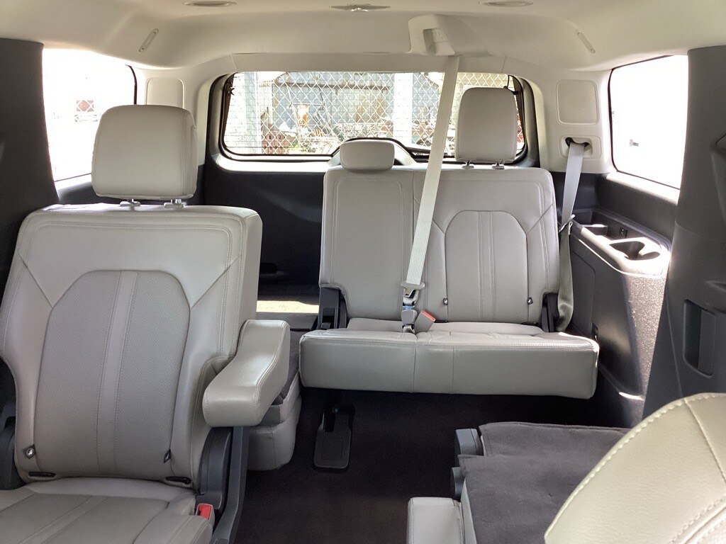 2021 Ford Expedition Limited photo 4