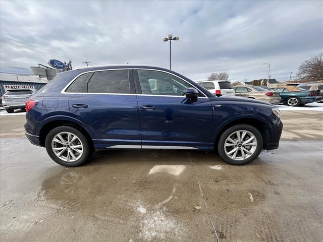 2023 Audi Q3 45 TFSI S line Premium photo 2