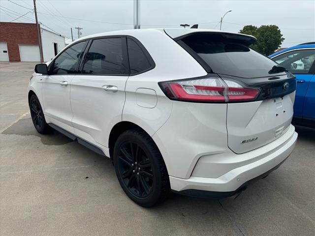 2020 Ford Edge Titanium photo 4