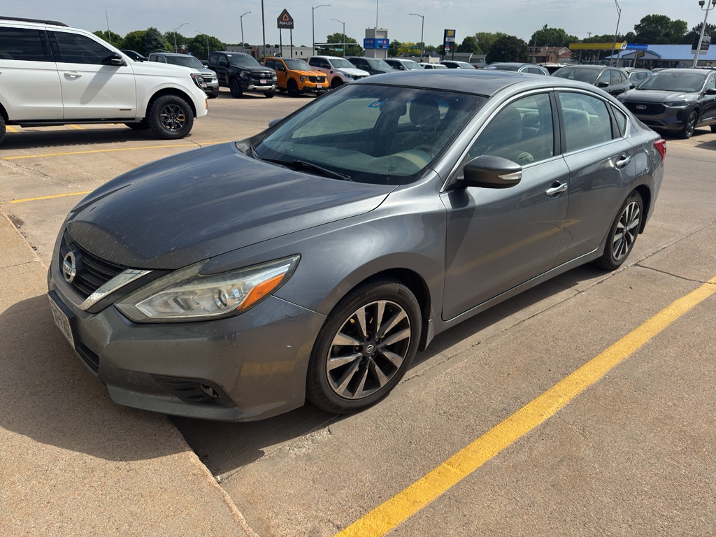Used 2016 Nissan Altima Sedan