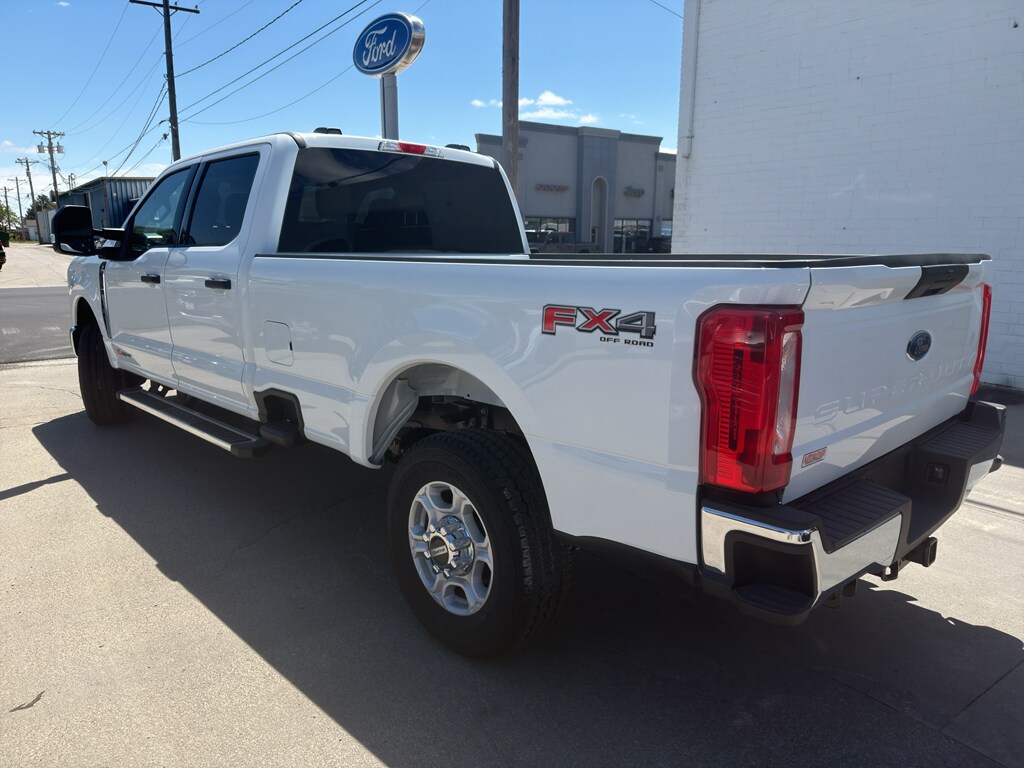 New 2026 Ford F-350 3J Truck Crew Cab