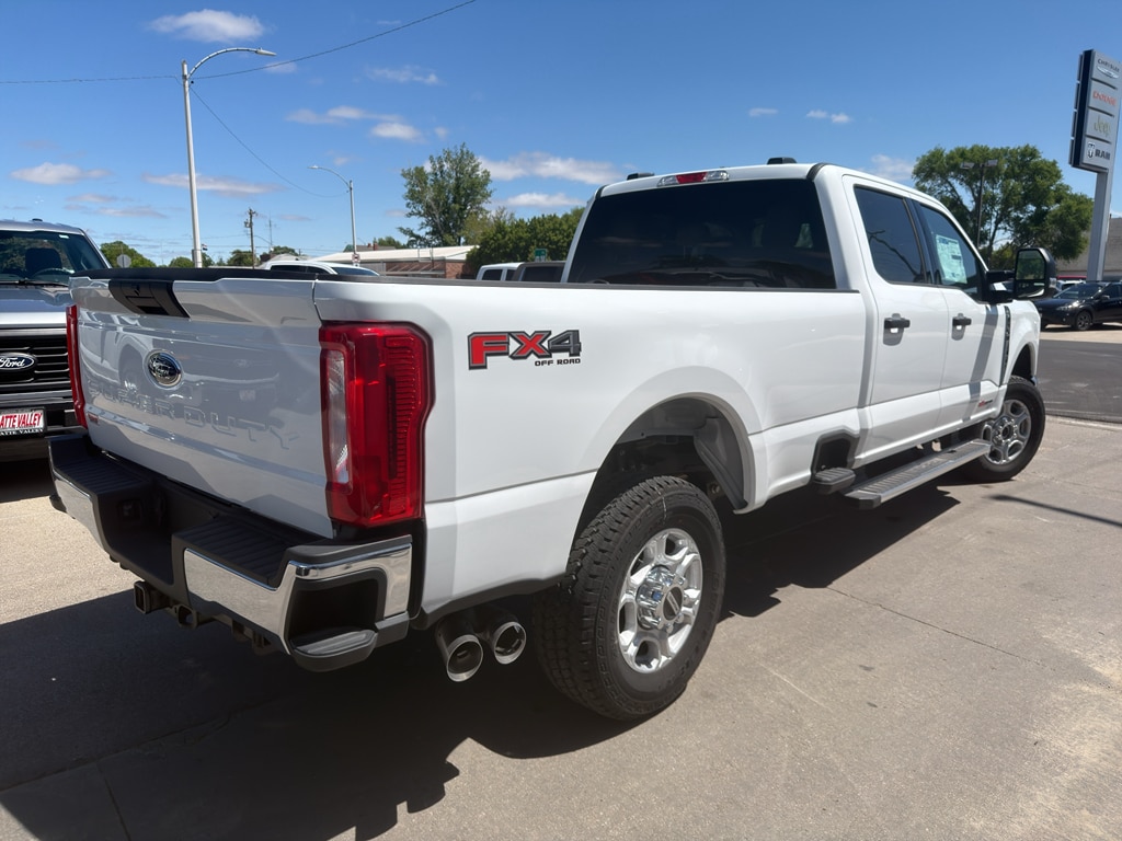 New 2026 Ford F-350 3J Truck Crew Cab