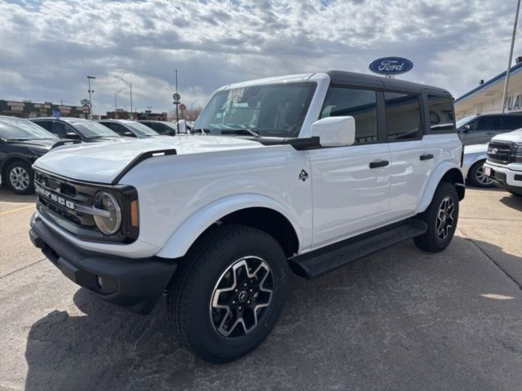 New 2026 Ford Bronco Outer Banks SUV