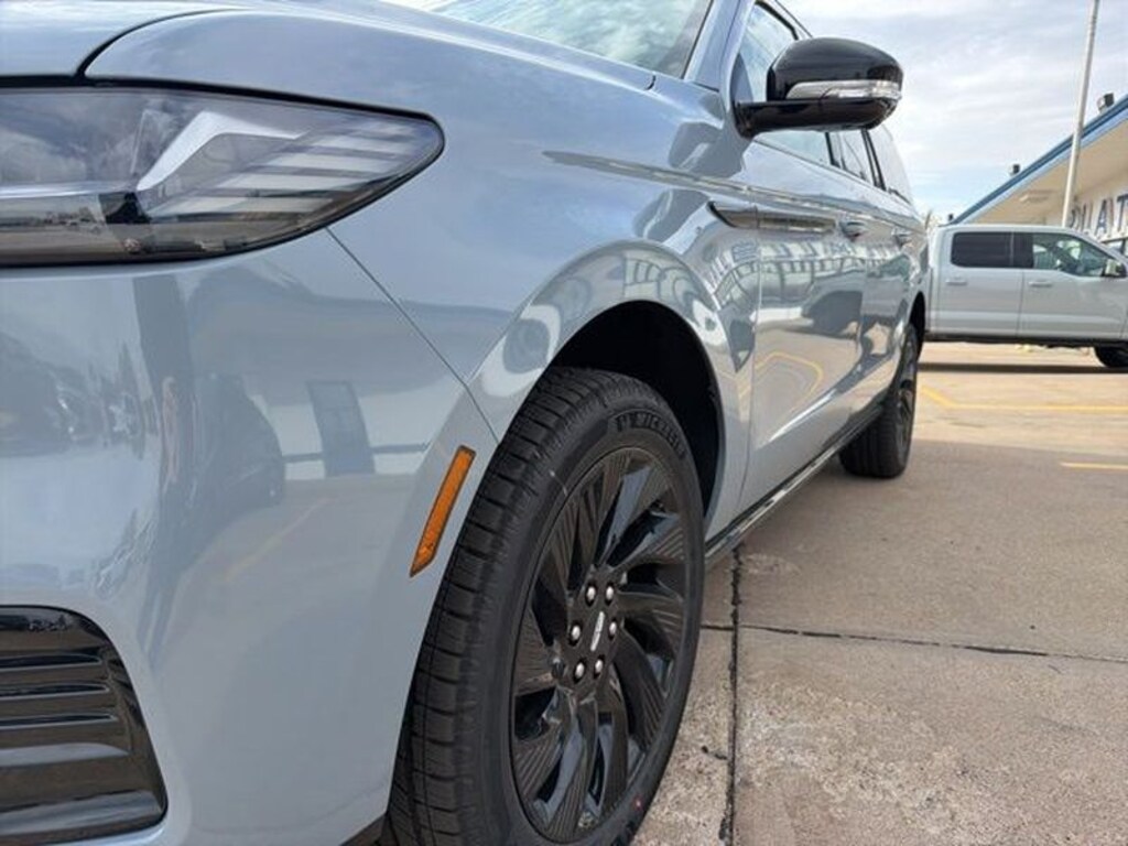 New 2026 Lincoln Navigator L Reserve SUV